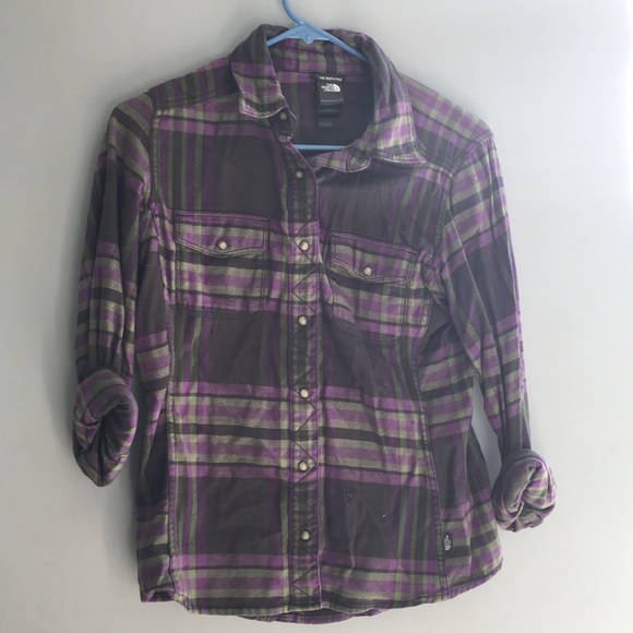 The North Face Tops - Cute burgundy north flannel